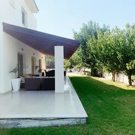 فيلة Paphos Holiday 5bed *