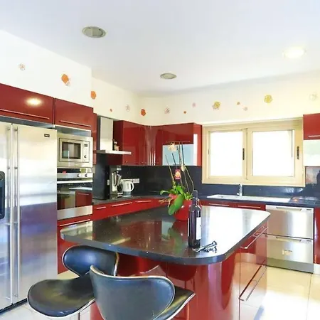 Paphos Holiday 5bed Villa