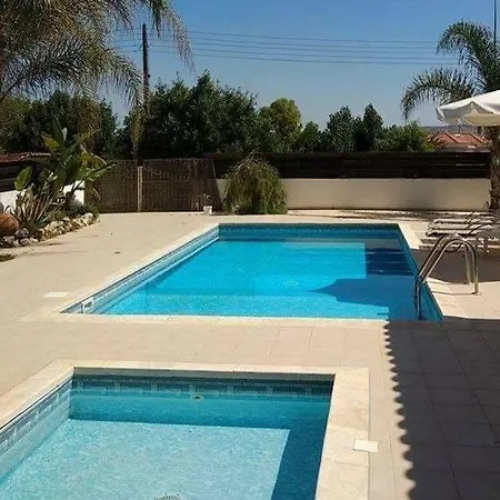 Paphos Holiday 5bed Villa